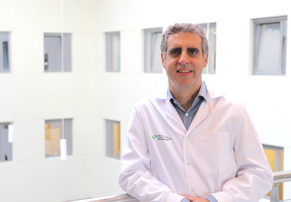 Dr Manel Esteller receives the Royal National Academy of Pharmacy Award for his work on drugs that change gene expression