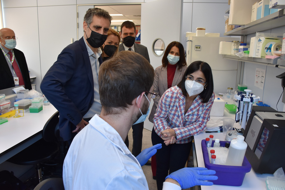 Carolina Darias, Minister of Health of the Spanish Government, has visited the Josep Carreras Leukaemia Research Institute to support leukemia research and treatment