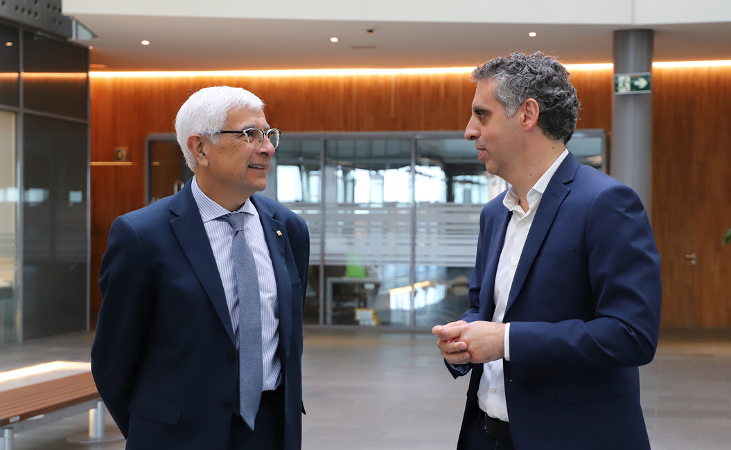 The Catalan Minister of Health, Manel Balcells, visits the Josep Carreras Institute