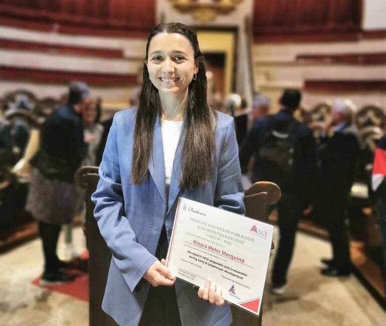 La investigadora Ainara Meler rep el premi a la millor publicació científica en immunologia